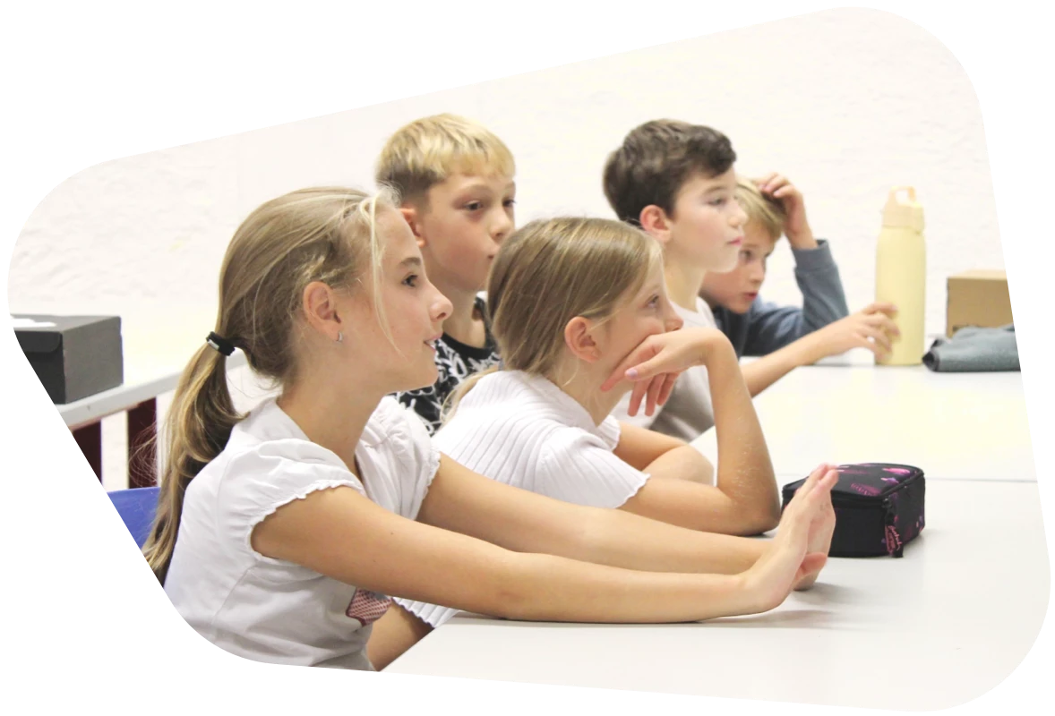 SchülerInnen am BRG/BORG Schloss Traunsee